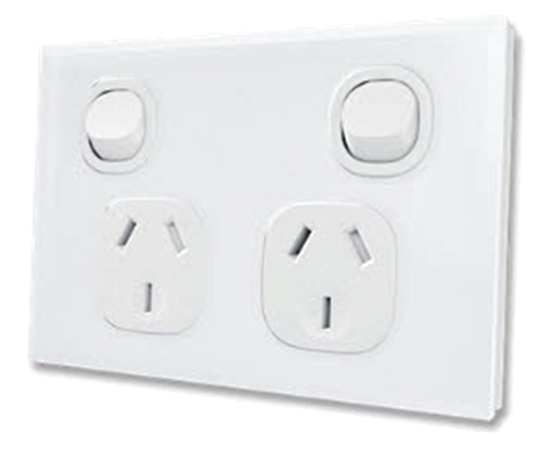 Fusion Double Horizontal 10Amp Socket - White